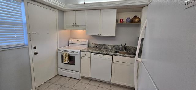 245 CENTER ROAD 104, Venice, FL 34285
