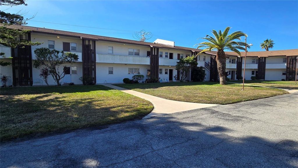 245 CENTER ROAD 104, Venice, FL 34285