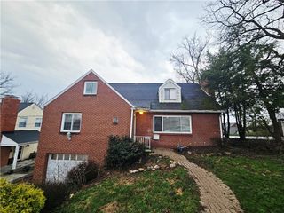 227 Thornwood Dr, Canonsburg, PA 15317