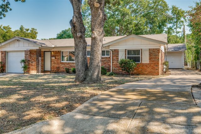 2605 Carten Street, Fort Worth, TX 76112