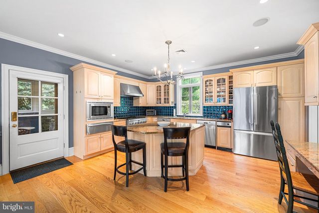 2 TODMORDEN LN, Rose Valley, PA 19086