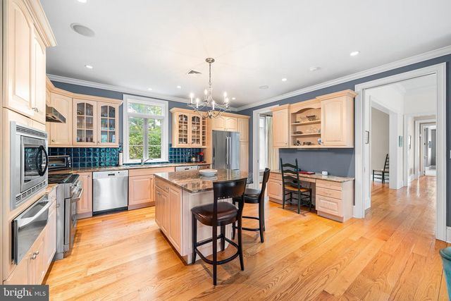 2 TODMORDEN LN, Rose Valley, PA 19086