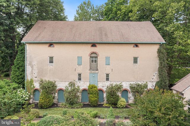 2 TODMORDEN LN, Rose Valley, PA 19086