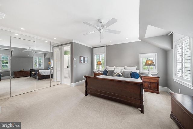 2 TODMORDEN LN, Rose Valley, PA 19086