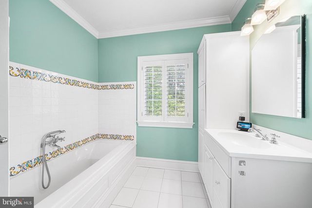 2 TODMORDEN LN, Rose Valley, PA 19086