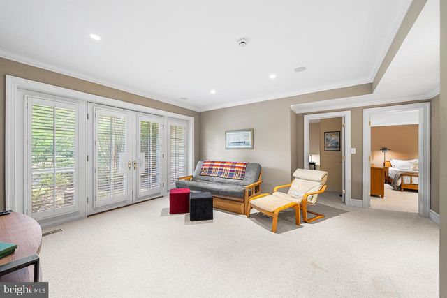 2 TODMORDEN LN, Rose Valley, PA 19086