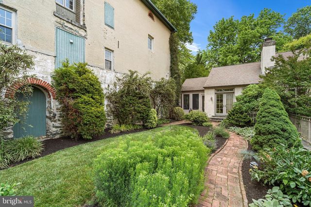 2 TODMORDEN LN, Rose Valley, PA 19086