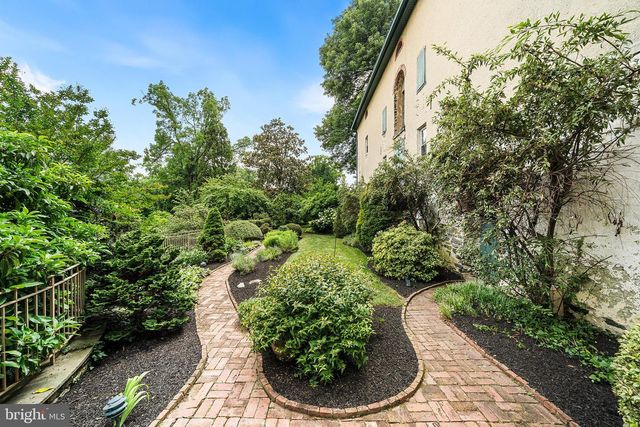 2 TODMORDEN LN, Rose Valley, PA 19086