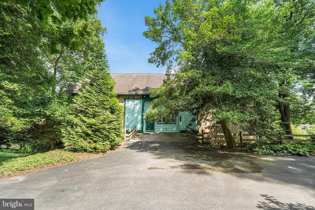 2 TODMORDEN LN, Rose Valley, PA 19086