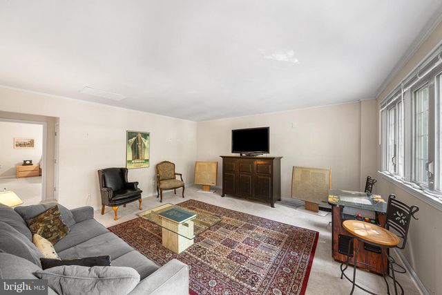 2 TODMORDEN LN, Rose Valley, PA 19086