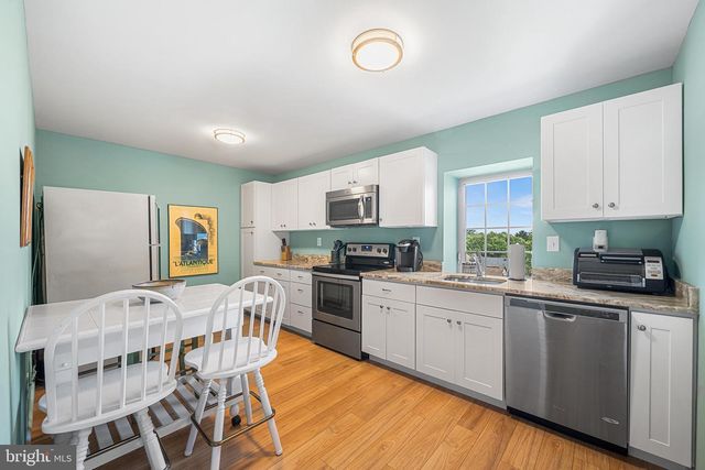 2 TODMORDEN LN, Rose Valley, PA 19086
