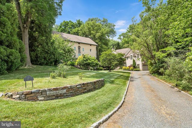 2 TODMORDEN LN, Rose Valley, PA 19086