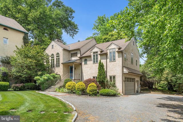 2 TODMORDEN LN, Rose Valley, PA 19086