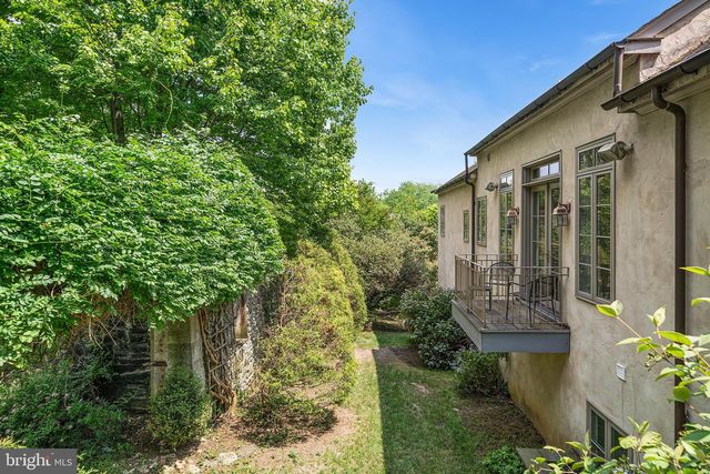 2 TODMORDEN LN, Rose Valley, PA 19086