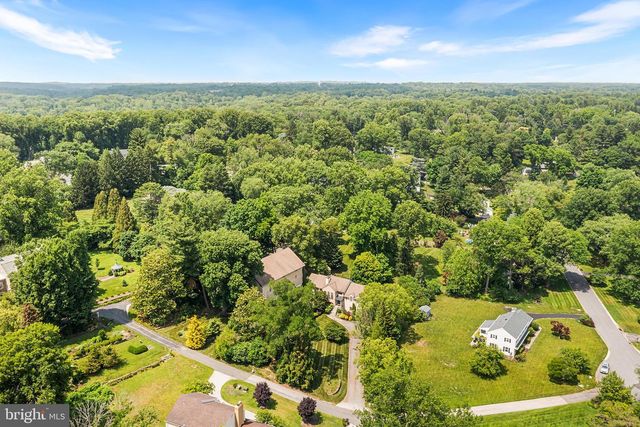 2 TODMORDEN LN, Rose Valley, PA 19086