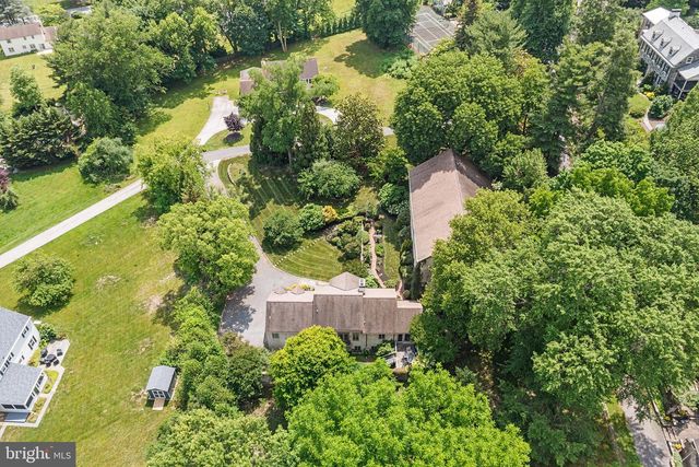 2 TODMORDEN LN, Rose Valley, PA 19086