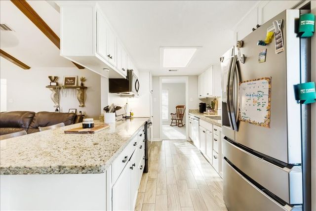 3809 Wingtail Way, Pearland, TX 77584