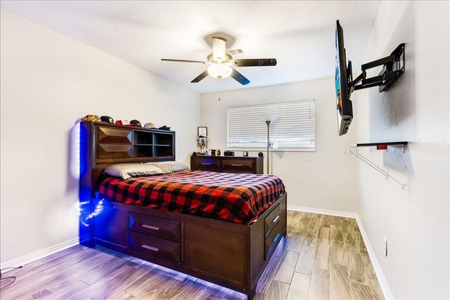 3809 Wingtail Way, Pearland, TX 77584