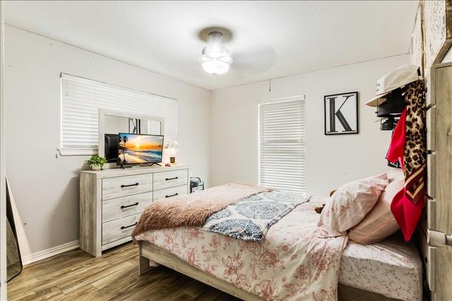 3809 Wingtail Way, Pearland, TX 77584