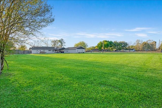 3809 Wingtail Way, Pearland, TX 77584