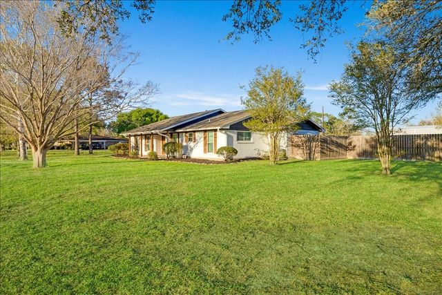 3809 Wingtail Way, Pearland, TX 77584