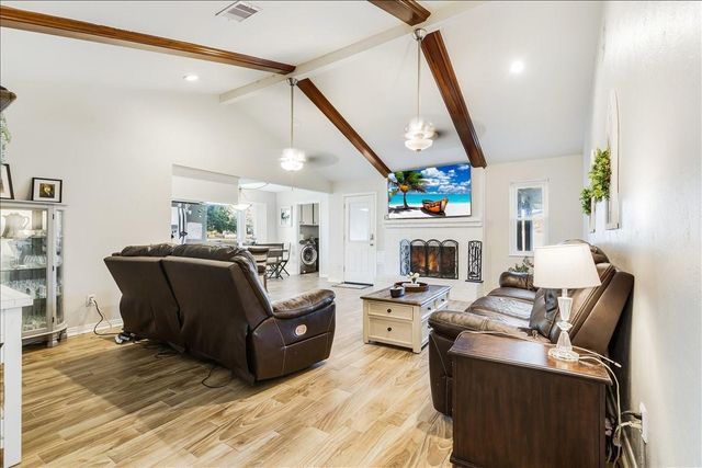 3809 Wingtail Way, Pearland, TX 77584