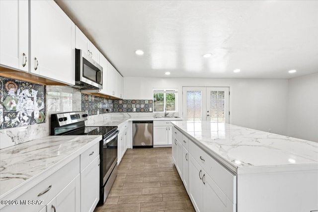 8581 E Lee Place, Tucson, AZ 85715