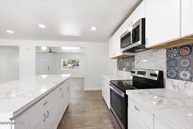 8581 E Lee Place, Tucson, AZ 85715