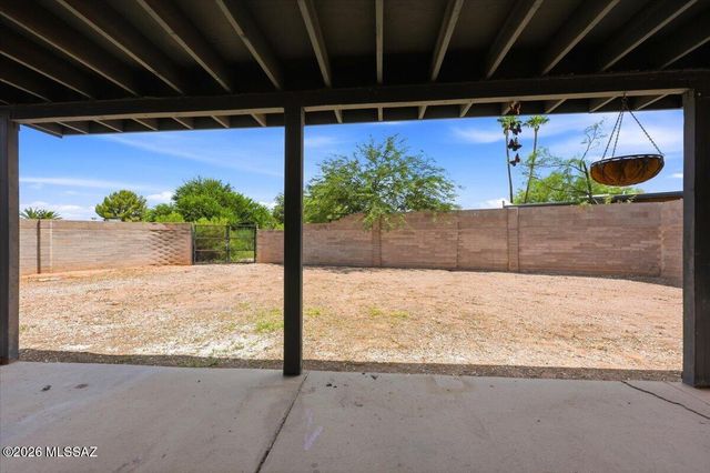 8581 E Lee Place, Tucson, AZ 85715