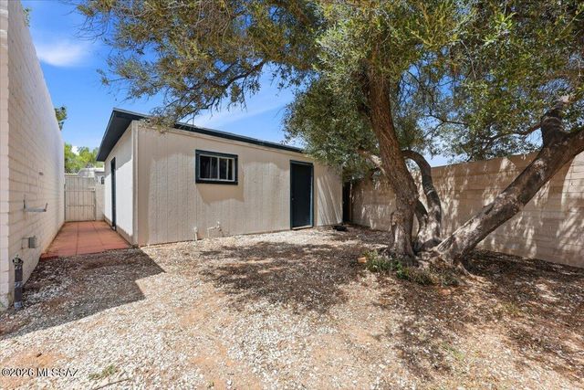 8581 E Lee Place, Tucson, AZ 85715
