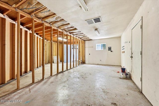 8581 E Lee Place, Tucson, AZ 85715