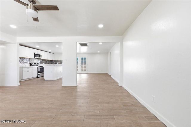 8581 E Lee Place, Tucson, AZ 85715