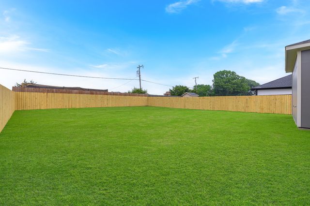 2421 Gooch Street, Dallas, TX 75241