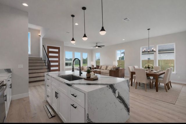 2421 Gooch Street, Dallas, TX 75241