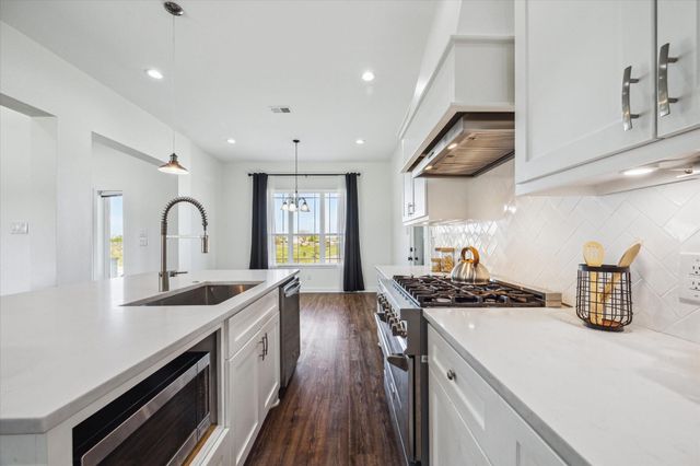 4112 Leslies Way, Dickinson, TX 77539