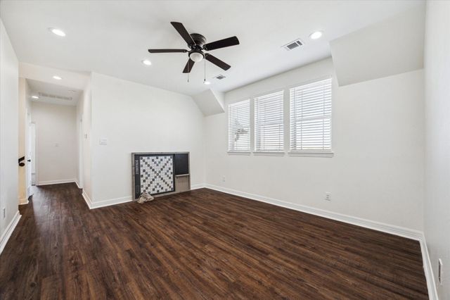 4112 Leslies Way, Dickinson, TX 77539