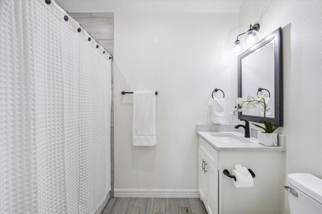 4112 Leslies Way, Dickinson, TX 77539