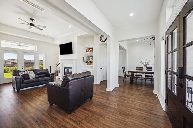 4112 Leslies Way, Dickinson, TX 77539