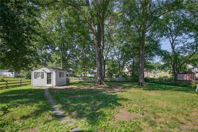 1612 Careybrook Dr, Henrico, VA 23238
