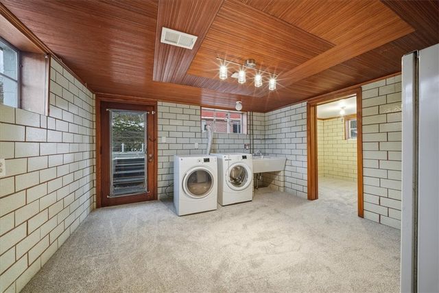 1911 McLean Street, Aliquippa, PA 15001