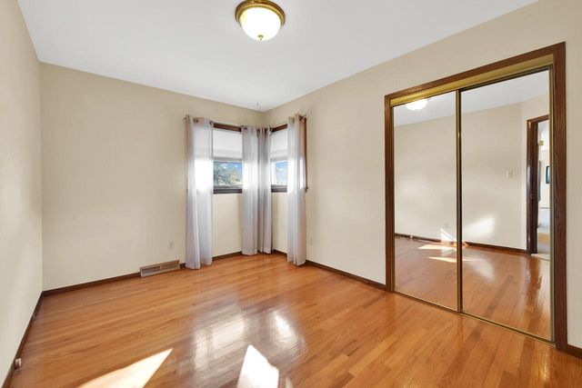 2604 E Birchwood AVENUE, Cudahy, WI 53110