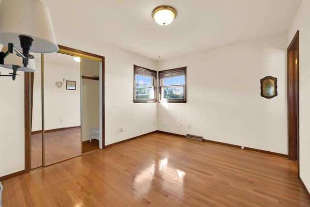 2604 E Birchwood AVENUE, Cudahy, WI 53110