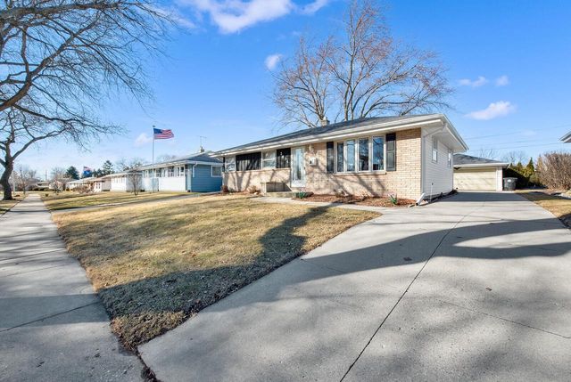 2604 E Birchwood AVENUE, Cudahy, WI 53110