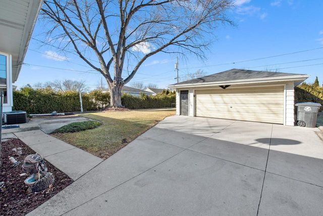 2604 E Birchwood AVENUE, Cudahy, WI 53110