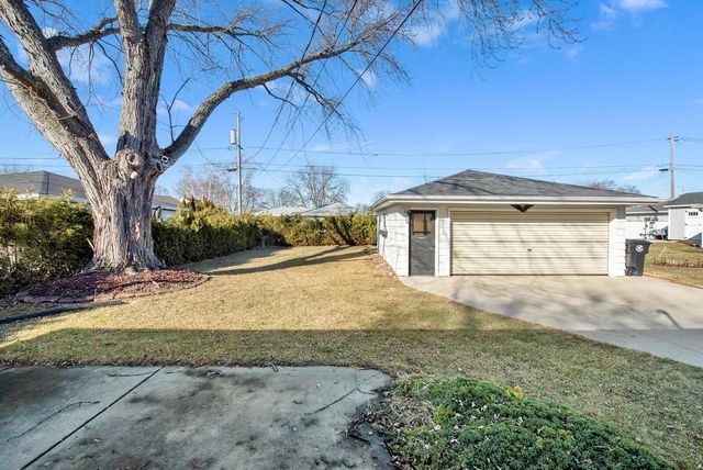 2604 E Birchwood AVENUE, Cudahy, WI 53110