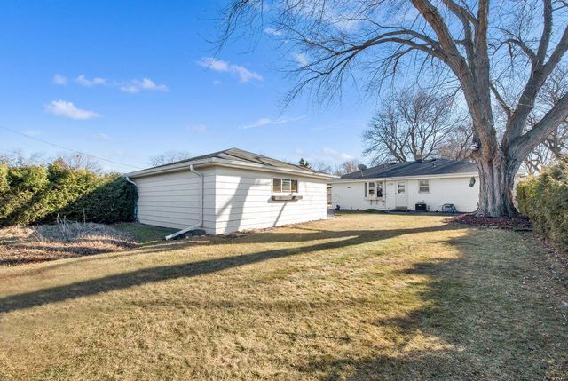 2604 E Birchwood AVENUE, Cudahy, WI 53110