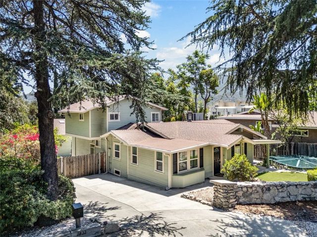 2832 Mayfield Ave., La Crescenta, CA 91214