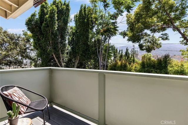2832 Mayfield Ave., La Crescenta, CA 91214