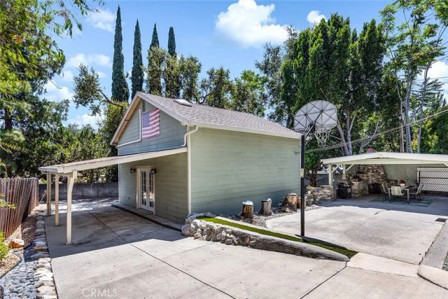 2832 Mayfield Ave., La Crescenta, CA 91214