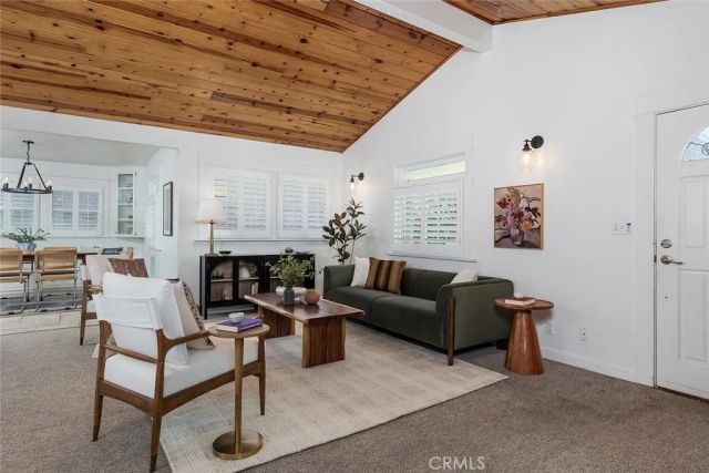 2832 Mayfield Ave., La Crescenta, CA 91214